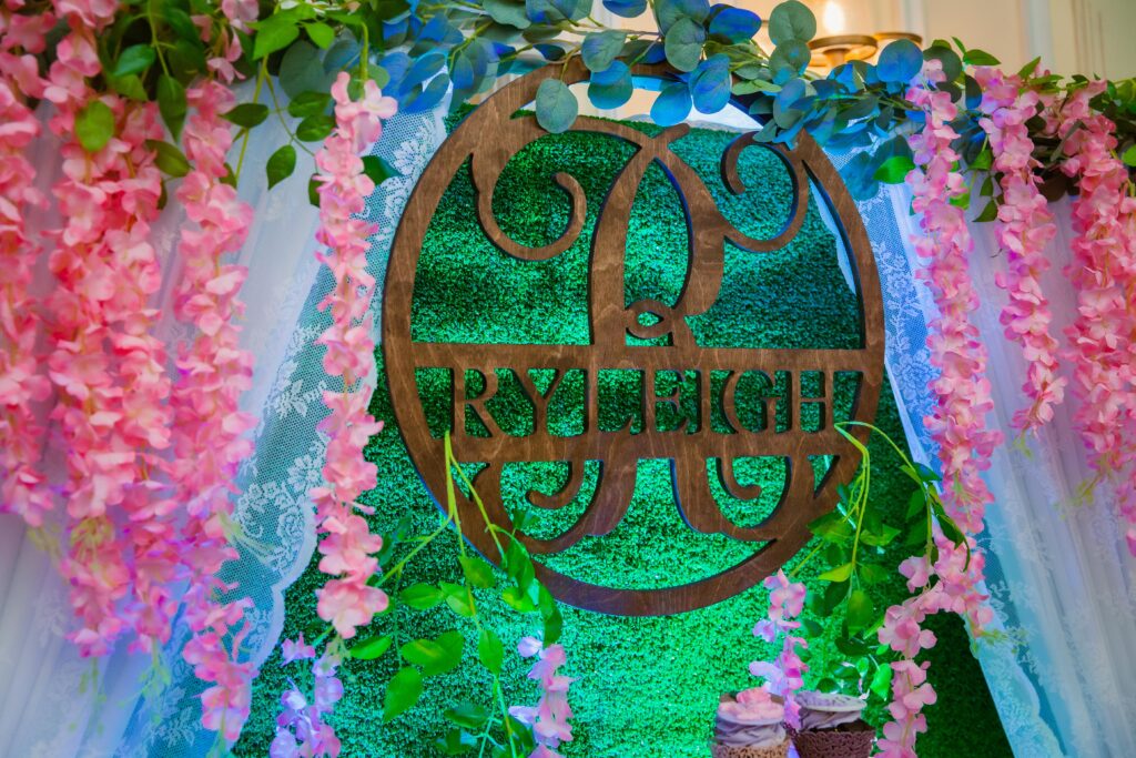 OHEKA CASTLE SWEET 16 CLOSE UP RYLEIGH NAME SIGN