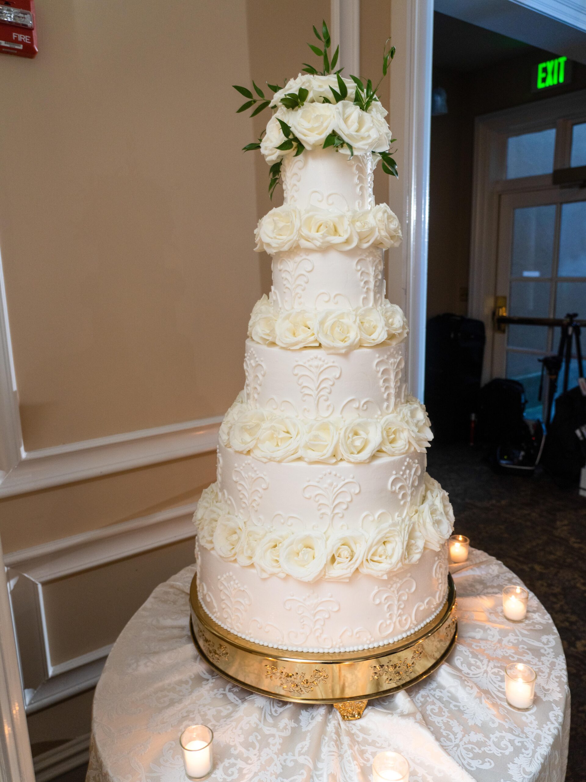 OHEKA CASTLE WEDDING CAKE