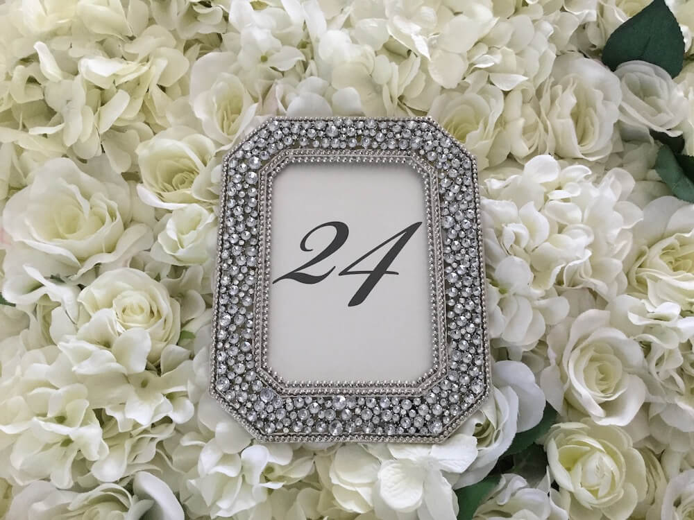 Table numbers white roses -2